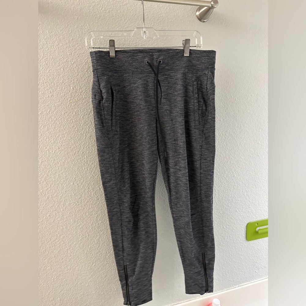 Athleta - Metro street jogger, zip ankle